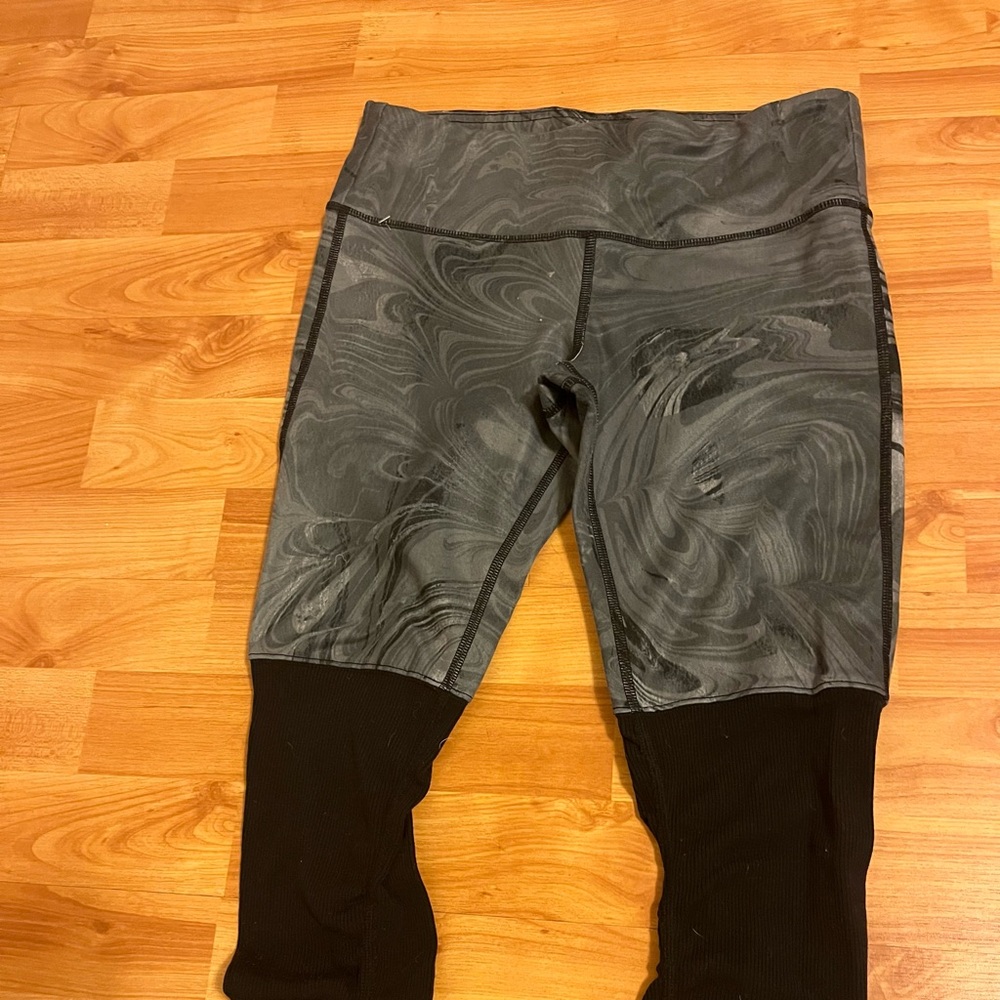 Alo Pattenered Leggings